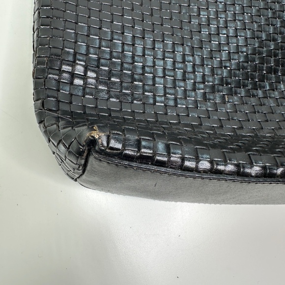 Laura Ashley Black Woven Shoulder Bag With Leather Trim & Zipper Closure - Picture 3 of 10